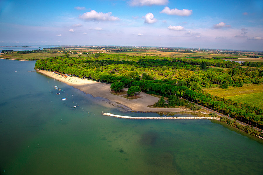 Kemping - saját part / beach